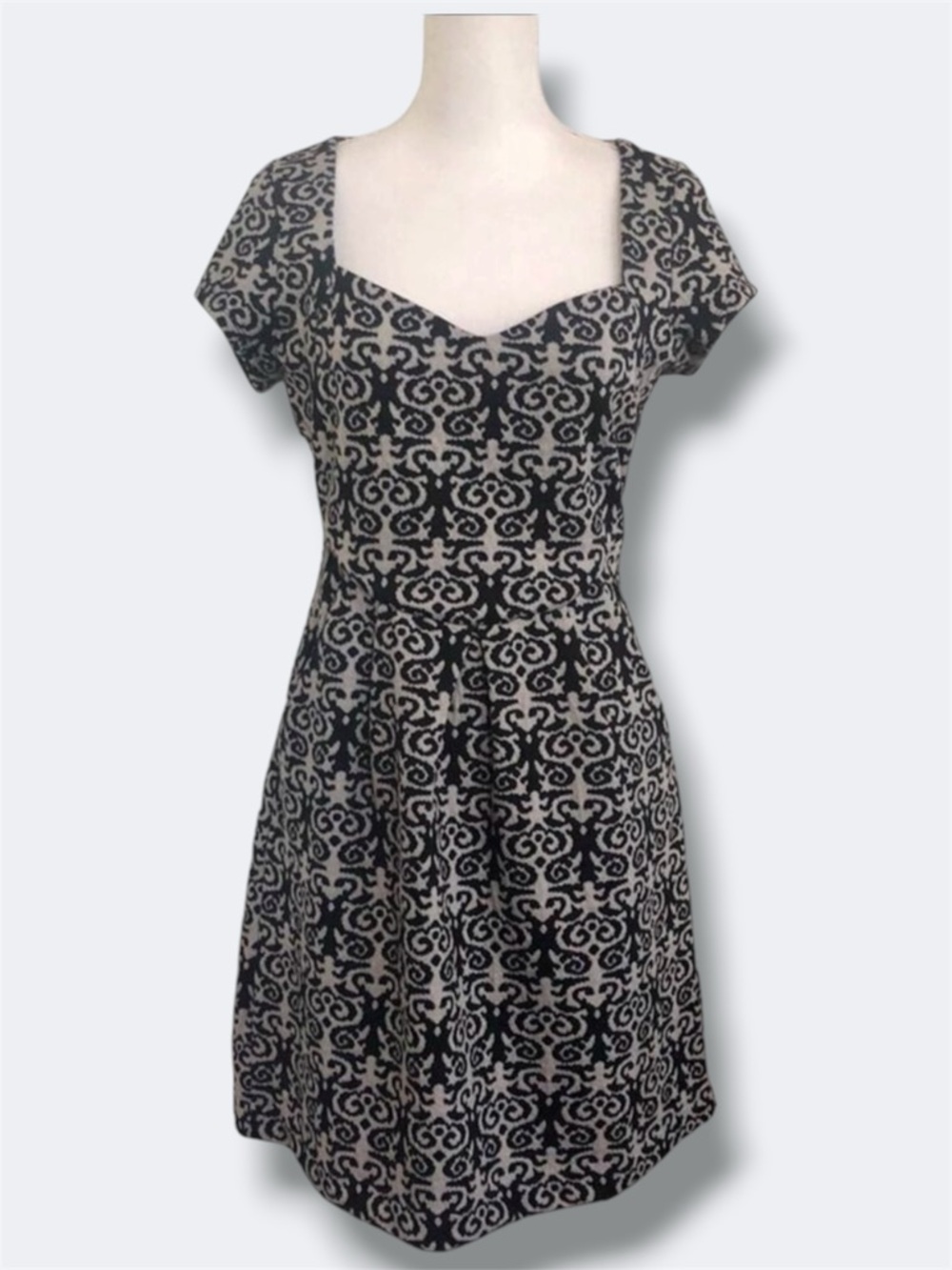 Deletta Dress M Caledonia Knit Fit & Flare Cut Out Sweetheart Neckline